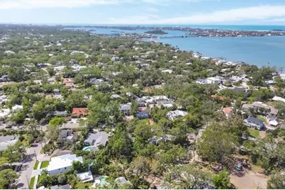 2315 McClellan Parkway, Sarasota, FL 34239 - Photo 20