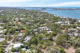 2315 McClellan Pkwy, Sarasota, FL 34239 - Photo 20