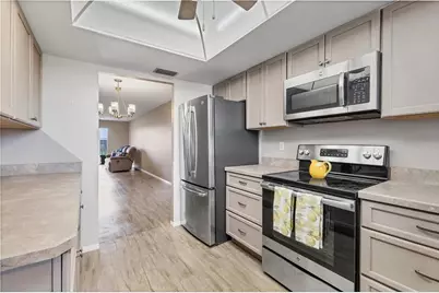 3204 Lake Bayshore Drive #407, Bradenton, FL 34205 - Photo 12