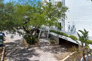 1255 E Peppertree Dr, Sarasota, FL 34242 - Photo 4