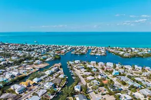 234 85th St, Holmes Beach, FL 34217 - Photo 94