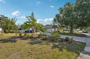 5728 Whistlewood Cir, Sarasota, FL 34232 - Photo 4