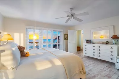 8592 Hidden Lagoon Road, Sarasota, FL 34242 - Photo 10