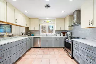 8592 Hidden Lagoon Rd, Sarasota, FL 34242 - Photo 16