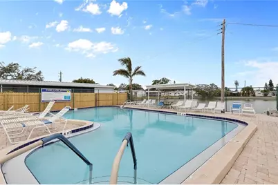 1110 49th Avenue Drive W, Bradenton, FL 34207 - Photo 10