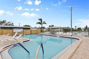 1110 49th Ave Dr W, Bradenton, FL 34207 - Photo 10