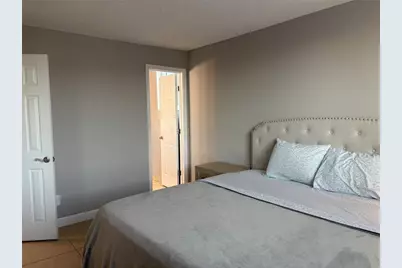 2755 Coconut Bay Lane #1313 (3M), Sarasota, FL 34237 - Photo 6