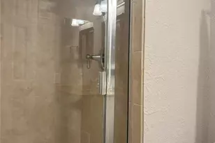 2755 Coconut Bay Ln, Sarasota, FL 34237 - Photo 20