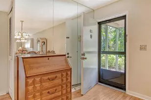 1532 Pelican Point Dr, Sarasota, FL 34231 - Photo 4