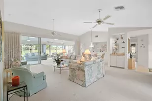 4360 Presidential Ave Cir E, Bradenton, FL 34203 - Photo 6