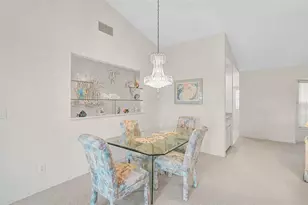 4360 Presidential Ave Cir E, Bradenton, FL 34203 - Photo 4