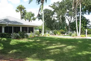 7461 W Country Club Dr N, Sarasota, FL 34243 - Photo 26