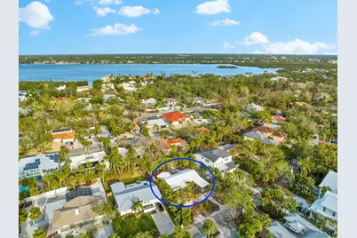 5019 Commonwealth Drive, Sarasota, FL 34242 - Photo 8