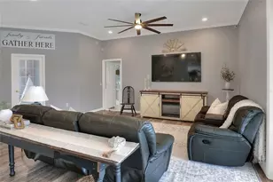 5810 Lake Victoria Dr, Lakeland, FL 33813 - Photo 8