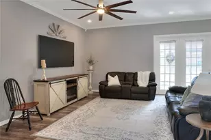 5810 Lake Victoria Dr, Lakeland, FL 33813 - Photo 8