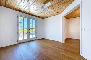 763 Siesta Dr, Sarasota, FL 34242 - Photo 52