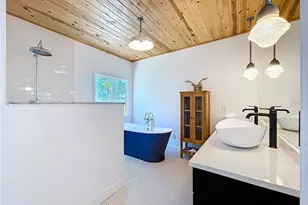 763 Siesta Dr, Sarasota, FL 34242 - Photo 54