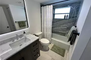 1300 N Portofino Dr, Sarasota, FL 34242 - Photo 24