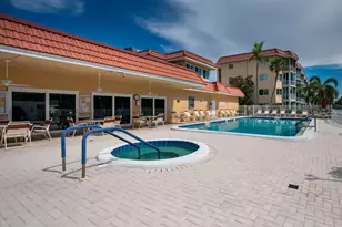 1300 N Portofino Dr, Sarasota, FL 34242 - Photo 30