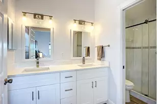 2424 Bay Dr, Bradenton, FL 34207 - Photo 44