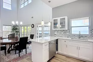 2424 Bay Dr, Bradenton, FL 34207 - Photo 10