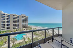 1241 Gulf of Mexico Dr, Longboat Key, FL 34228 - Photo 32