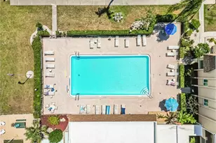 1540 Glen Oaks Dr E, Sarasota, FL 34232 - Photo 32