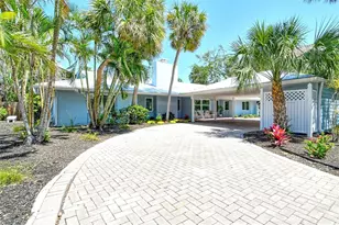 4852 Featherbed Ln, Sarasota, FL 34242 - Photo 2