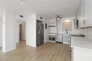 33 S Gulfstream Ave, Sarasota, FL 34236 - Photo 10