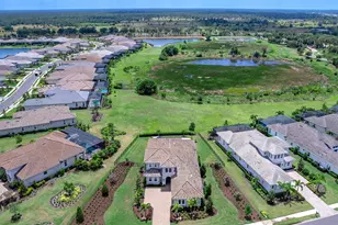 17114 Verona Pl, Lakewood Ranch, FL 34202 - Photo 6