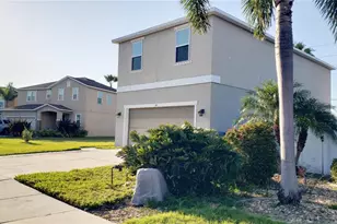 215 63rd Dr E, Bradenton, FL 34203 - Photo 2