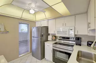 845 Benjamin Franklin Dr, Sarasota, FL 34236 - Photo 36