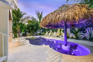 221 Grant Dr, Sarasota, FL 34236 - Photo 4