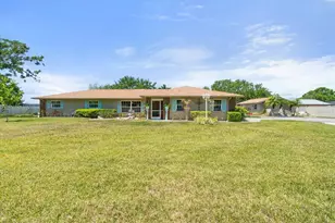5024 37th St E, Bradenton, FL 34203 - Photo 2