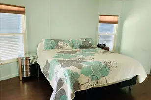 381 Bimini Dr, Palmetto, FL 34221 - Photo 4