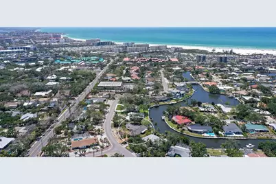 5502 Shadow Lawn Drive, Sarasota, FL 34242 - Photo 6