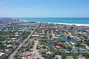 5502 Shadow Lawn Dr, Sarasota, FL 34242 - Photo 6