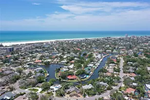 5502 Shadow Lawn Dr, Sarasota, FL 34242 - Photo 14