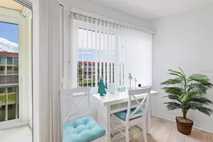 1250 N Portofino Dr, Sarasota, FL 34242 - Photo 8