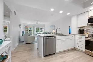 1250 N Portofino Dr, Sarasota, FL 34242 - Photo 4