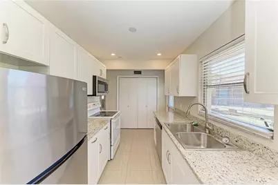 2121 Pueblo Circle #V6, Sarasota, FL 34231 - Photo 14