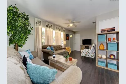 301 Avenida Madera #B, Sarasota, FL 34242 - Photo 4