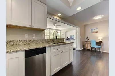 301 Avenida Madera #B, Sarasota, FL 34242 - Photo 8