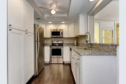 301 Avenida Madera #B, Sarasota, FL 34242 - Photo 6