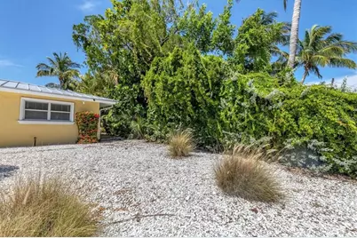 301 Avenida Madera #A, Sarasota, FL 34242 - Photo 30