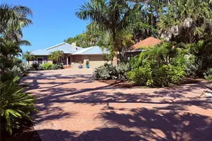 3931 Bay Shore Rd, Sarasota, FL 34234 - Photo 8