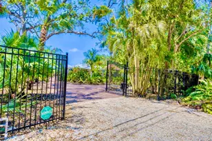 3931 Bay Shore Rd, Sarasota, FL 34234 - Photo 54