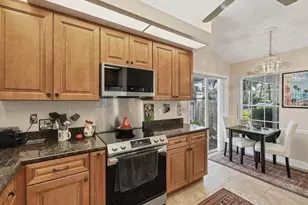 7724 Palm Aire Ln, Sarasota, FL 34243 - Photo 14