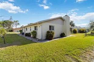 2271 Pine View Cir, Sarasota, FL 34231 - Photo 46