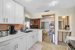 4420 101st St W, Bradenton, FL 34210 - Photo 6